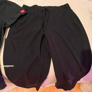 Sketchers scrub pants